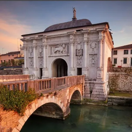 فندق مبيت وإفطار Barone Rosso 3*