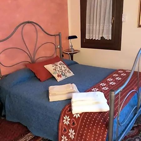 Barone Rosso Nocleg ze śniadaniem 3*